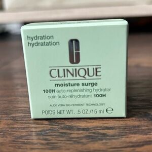 Clinique moisture surge